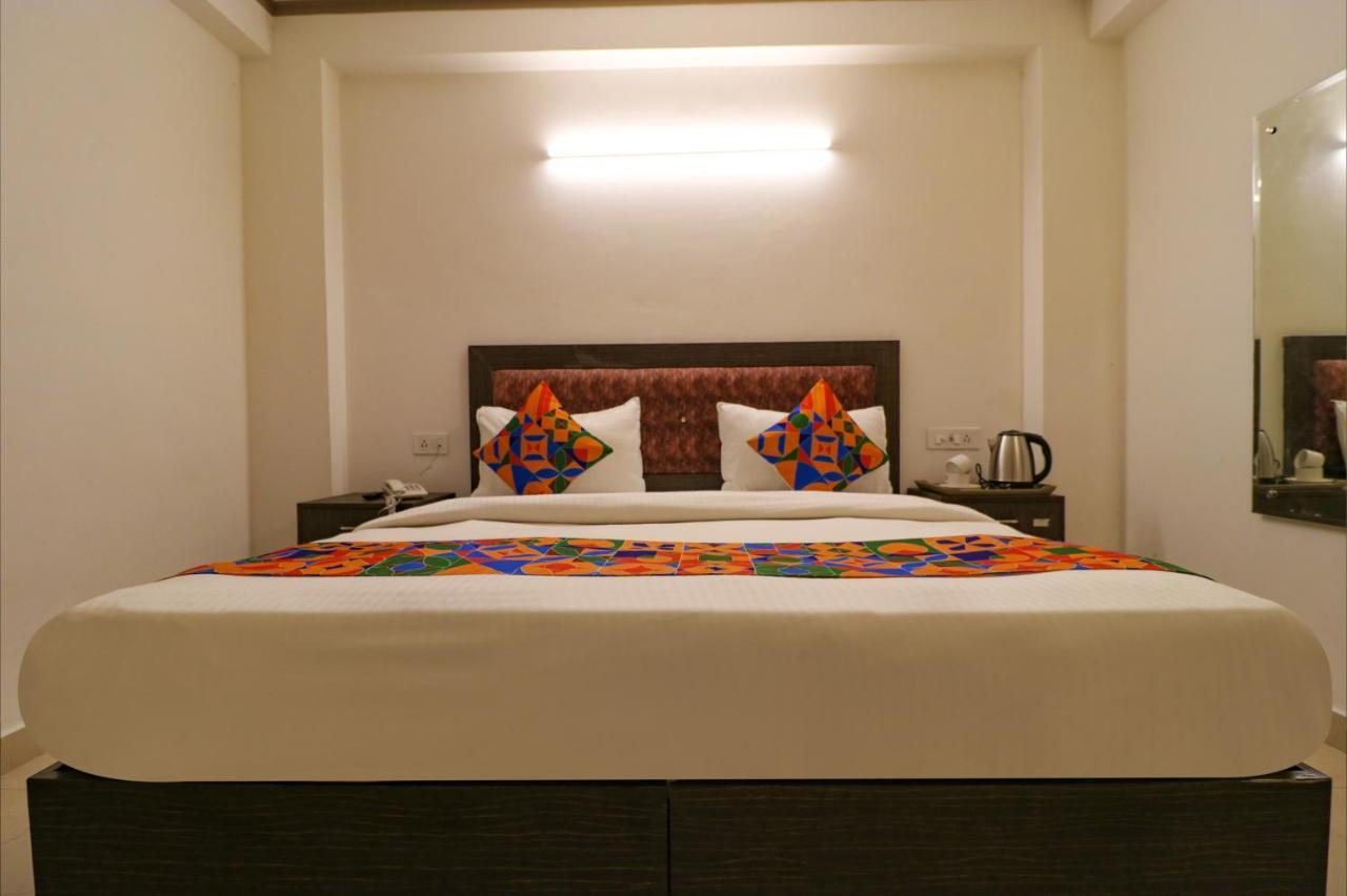 Fabexpress Dolphin International Near Delhi Airport Hotel New Delhi Eksteriør billede